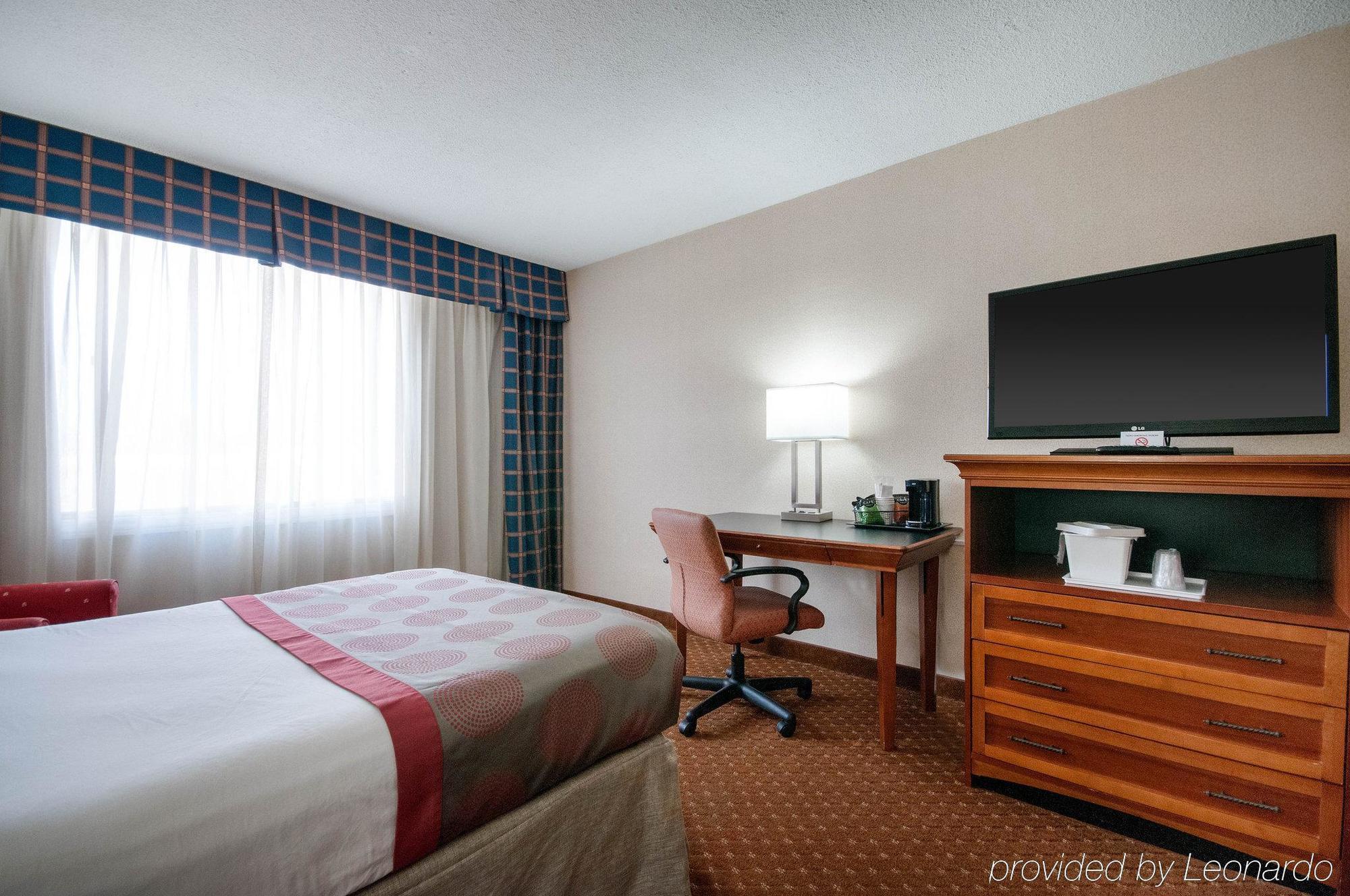 Rodeway Inn Indianapolis I-70 Экстерьер фото