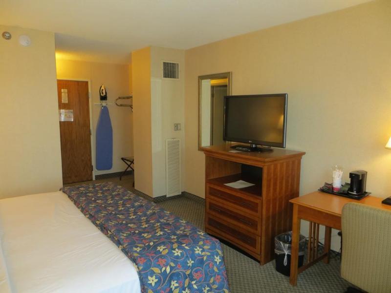 Rodeway Inn Indianapolis I-70 Экстерьер фото