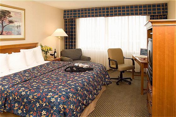 Rodeway Inn Indianapolis I-70 Номер фото
